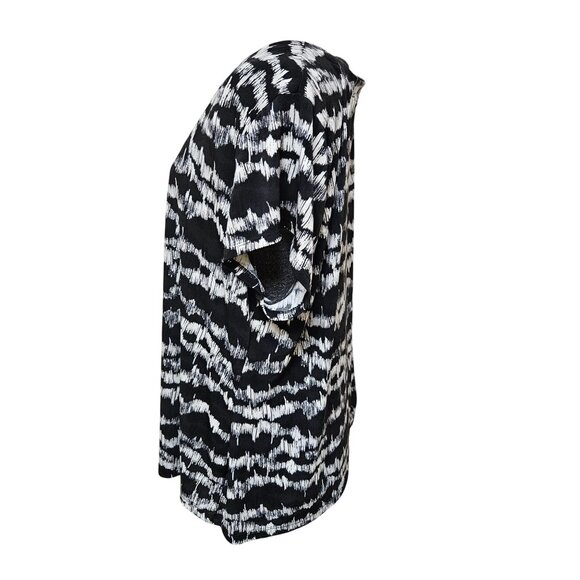 Liz Claiborne Woman 2X Black White Abstract Print Top 2X Short Sleeve Stretch - Picture 5 of 8